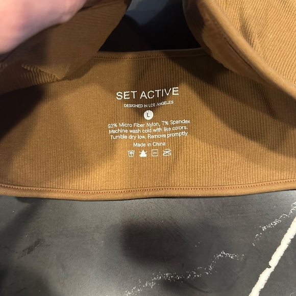 SET ACTIVE sports bra - Picture 3 of 3